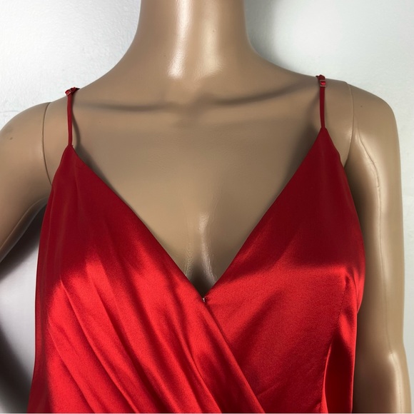 NEW CINQ A SEPT RED DRAPED SILK TOP - Picture 3 of 8